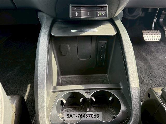 Mercedes Benz V-CLASS 2023-07 1331891-26