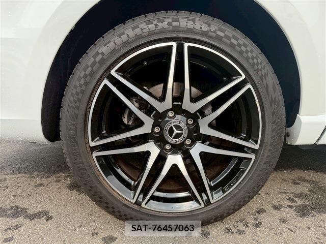 Mercedes Benz V-CLASS 2023-07 1331891-6