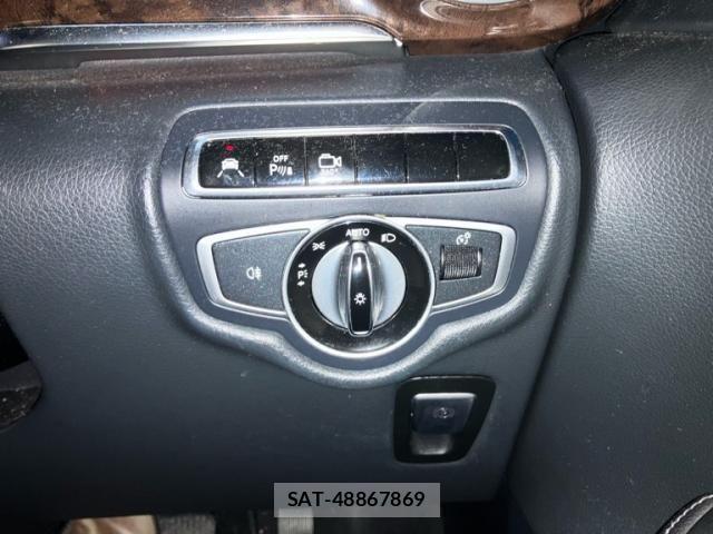 Mercedes Benz V-CLASS 2015-11 2030686-20