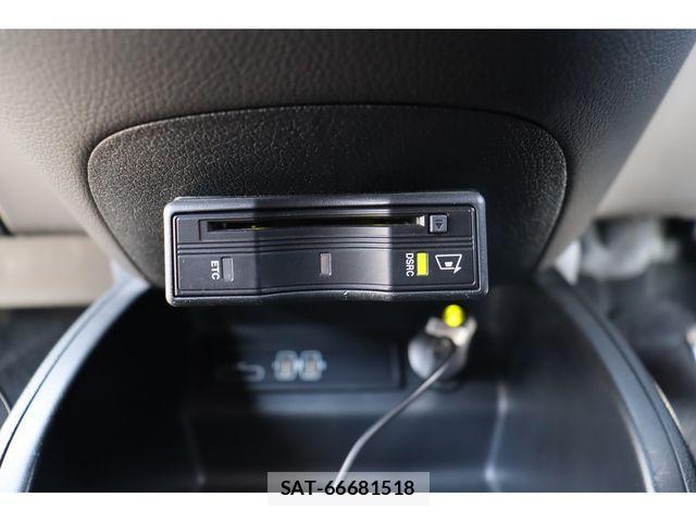 Mercedes Benz V-CLASS 2018-01 3379397-11