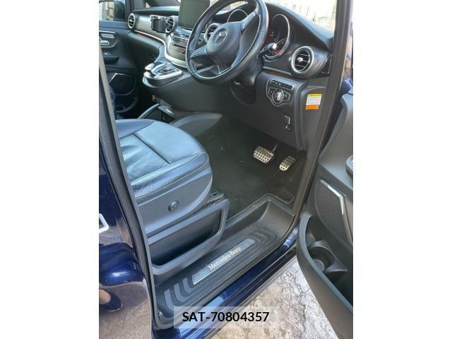 Mercedes Benz V-CLASS 2016-07 3833458-18