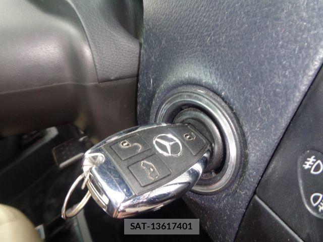 Mercedes Benz V-CLASS 2011-11 6500278-17