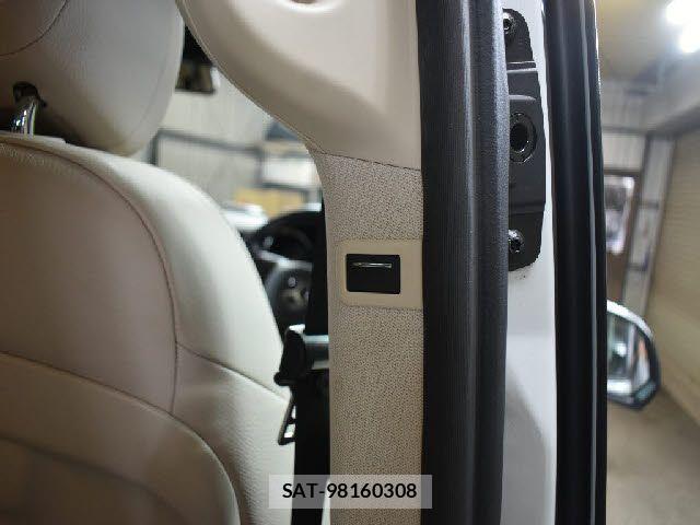 Mercedes Benz V-CLASS 2021-04 6613237-17
