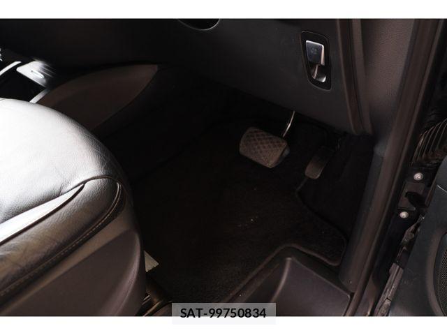 Mercedes Benz V-CLASS 2016-05 6613238-24