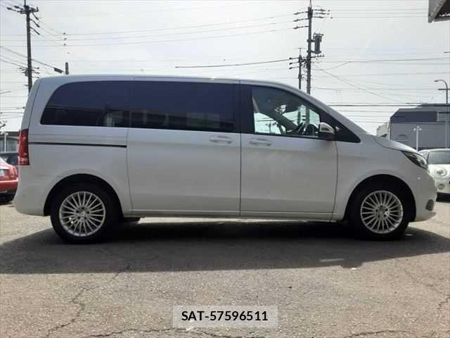 Mercedes Benz V-CLASS 2017-08 6672482-15