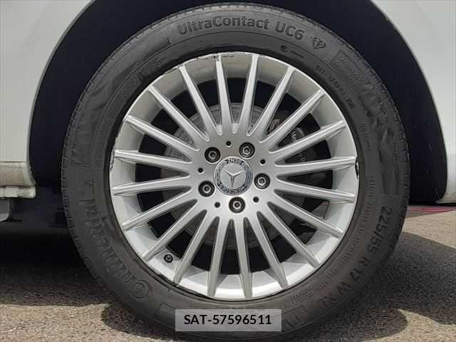Mercedes Benz V-CLASS 2017-08 6672482-24