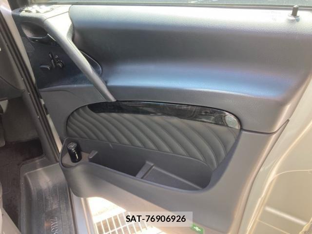 Mercedes Benz V-CLASS 2013-05 6995640-10