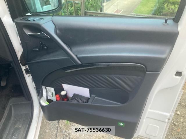 Mercedes Benz V-CLASS 2009-05 7221718-14