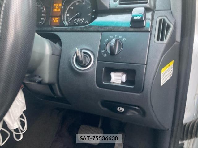 Mercedes Benz V-CLASS 2009-05 7221718-16