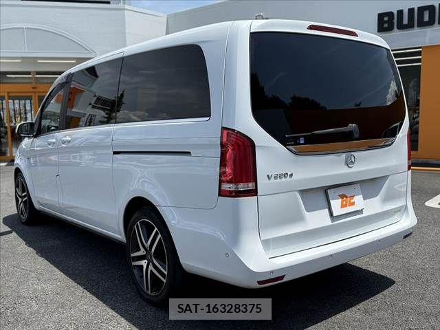 Mercedes Benz V-CLASS 2016-04 7221724-12