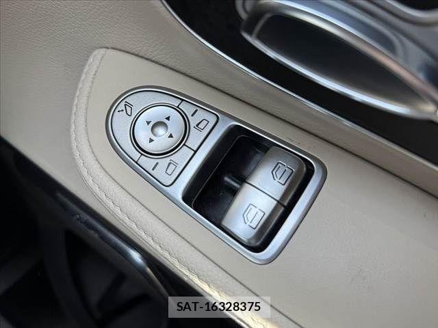 Mercedes Benz V-CLASS 2016-04 7221724-21