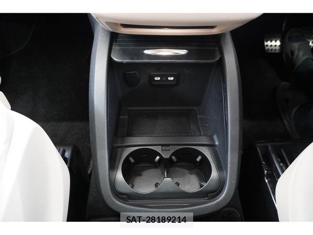 Mercedes Benz V-CLASS 2025-06 7251515-18