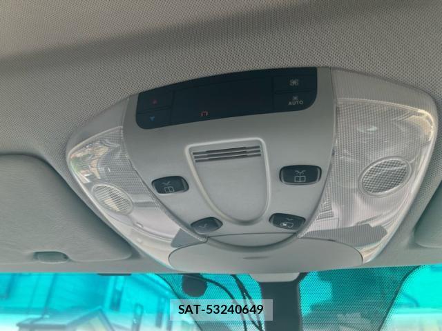 Mercedes Benz V-CLASS 2012-03 7328361-24
