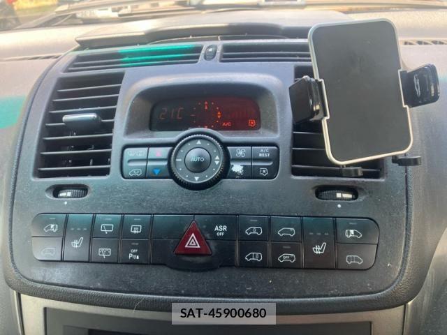 Mercedes Benz V-CLASS 2013-08 8074585-22