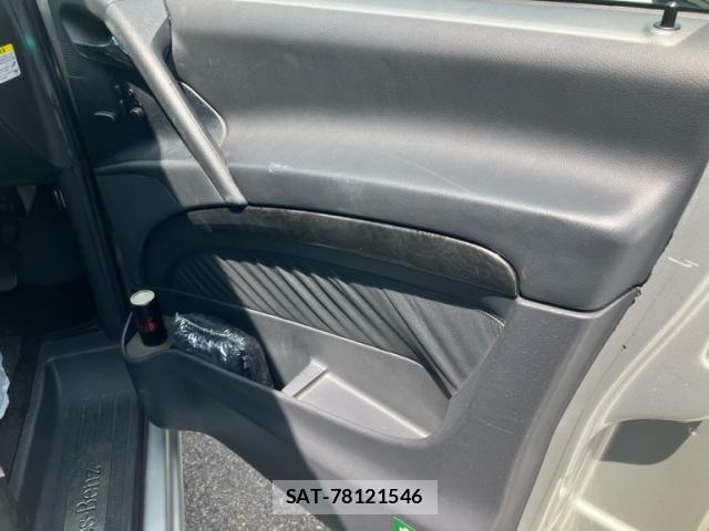 Mercedes Benz V-CLASS 2010-04 8315443-9