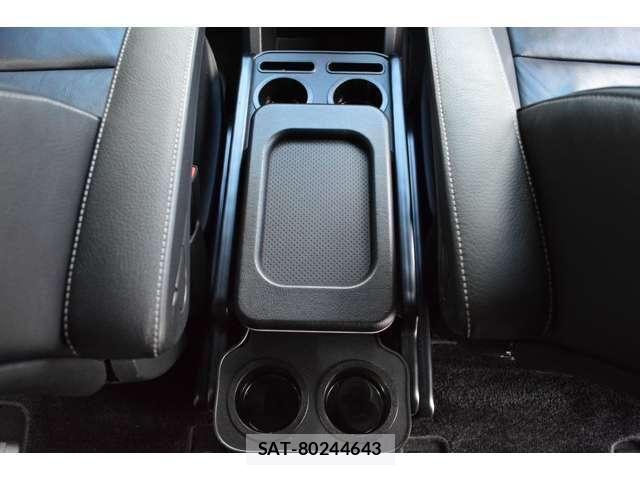 Mercedes Benz V-CLASS 2017-02 8367001-23