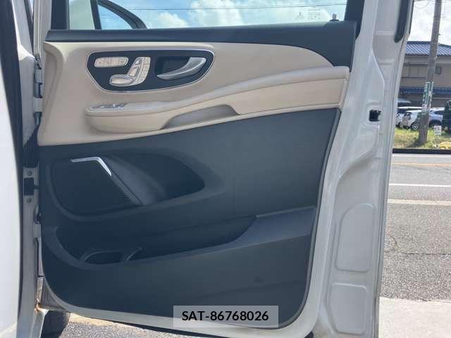 Mercedes Benz V-CLASS 2018-02 8413588-10