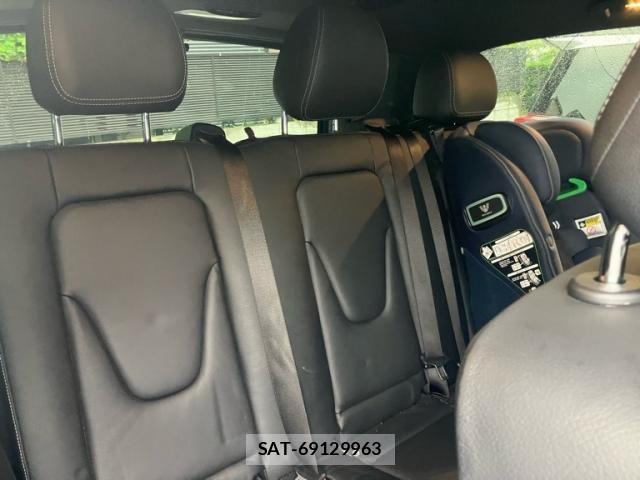 Mercedes Benz V-CLASS 2020-04 8562666-8