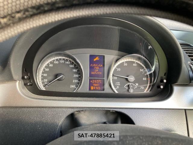 Mercedes Benz V-CLASS 2011-04 8562667-15