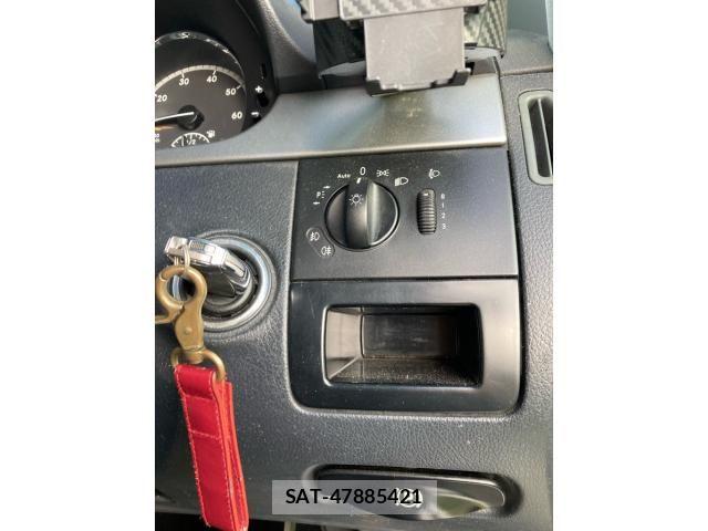 Mercedes Benz V-CLASS 2011-04 8562667-16
