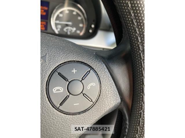 Mercedes Benz V-CLASS 2011-04 8562667-18