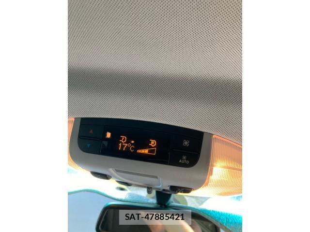 Mercedes Benz V-CLASS 2011-04 8562667-23