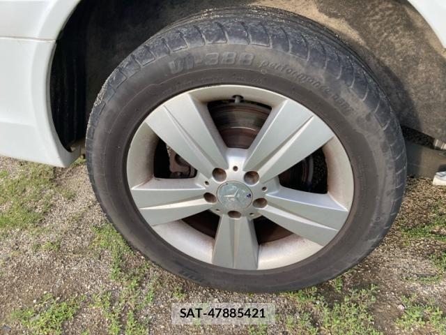 Mercedes Benz V-CLASS 2011-04 8562667-7
