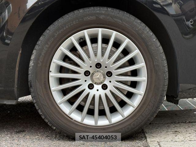 Mercedes Benz V-CLASS 2019-11 8830311-8
