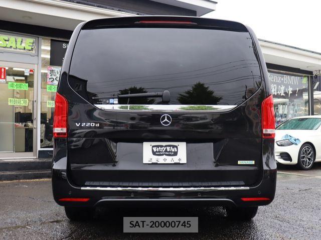 Mercedes Benz V-CLASS 2017-01 8830309-17