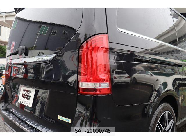 Mercedes Benz V-CLASS 2017-01 8830309-21