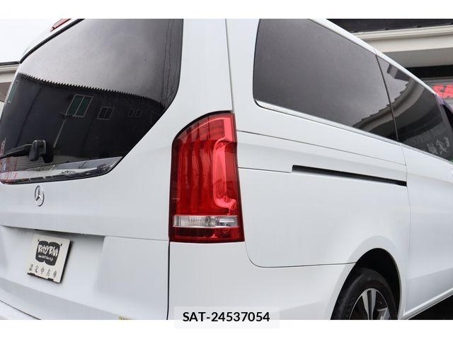 Mercedes Benz V-CLASS 2017-06 8830310-21