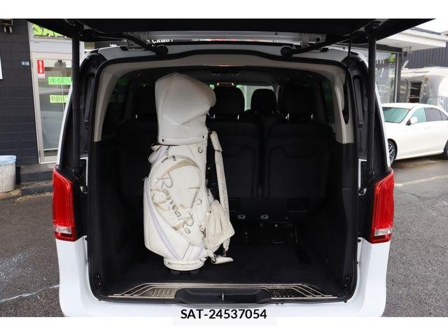 Mercedes Benz V-CLASS 2017-06 8830310-22