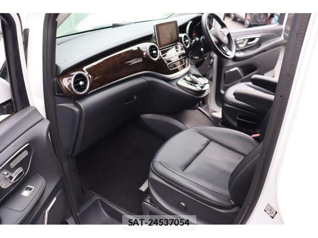 Mercedes Benz V-CLASS 2017-06 8830310-6