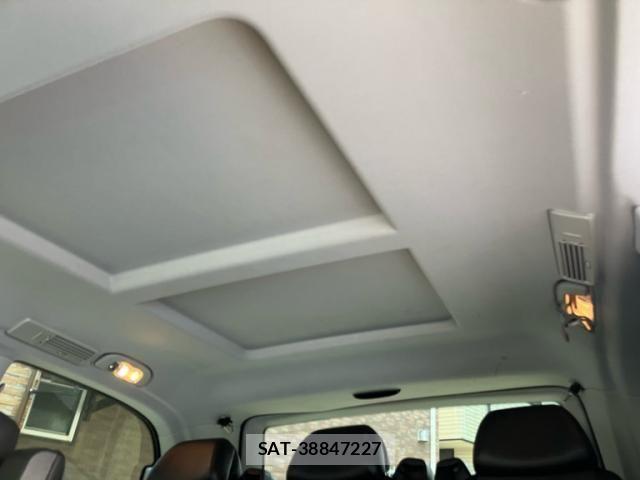 Mercedes Benz V-CLASS 2013-04 8830313-15