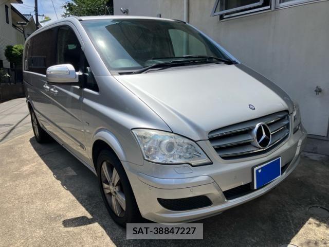 Mercedes Benz V-CLASS 2013-04 8830313-1