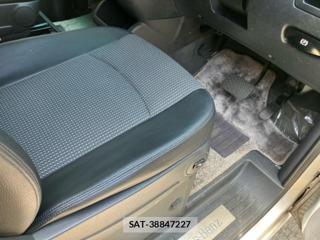 Mercedes Benz V-CLASS 2013-04 8830313-19
