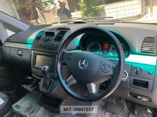 Mercedes Benz V-CLASS 2013-04 8830313-23