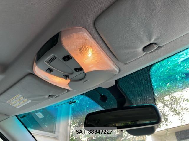 Mercedes Benz V-CLASS 2013-04 8830313-24