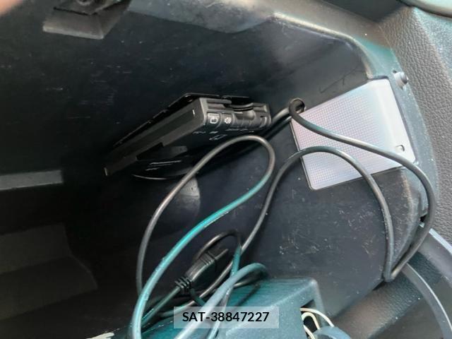 Mercedes Benz V-CLASS 2013-04 8830313-25