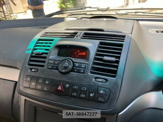 Mercedes Benz V-CLASS 2013-04 8830313-27