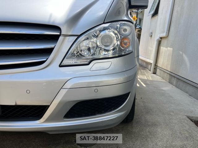 Mercedes Benz V-CLASS 2013-04 8830313-3