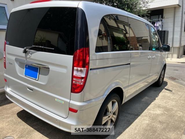 Mercedes Benz V-CLASS 2013-04 8830313-5