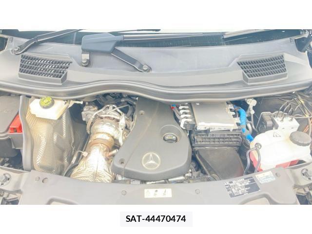 Mercedes Benz V-CLASS 2025-05 8830308-22