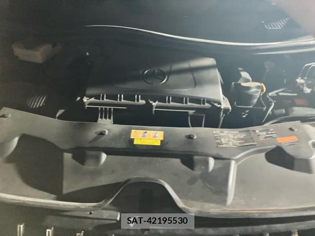 Mercedes Benz V-CLASS 2016-05 8883909-13
