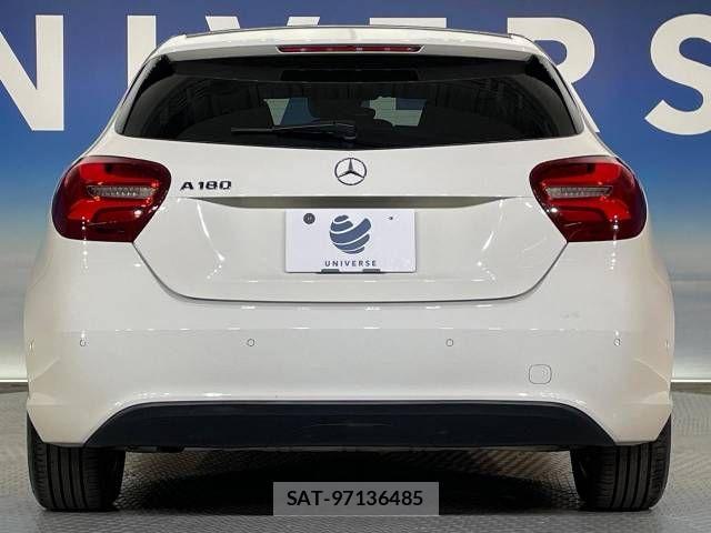 Mercedes Benz A-CLASS 2016-12 927815-14