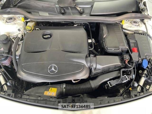 Mercedes Benz A-CLASS 2016-12 927815-18