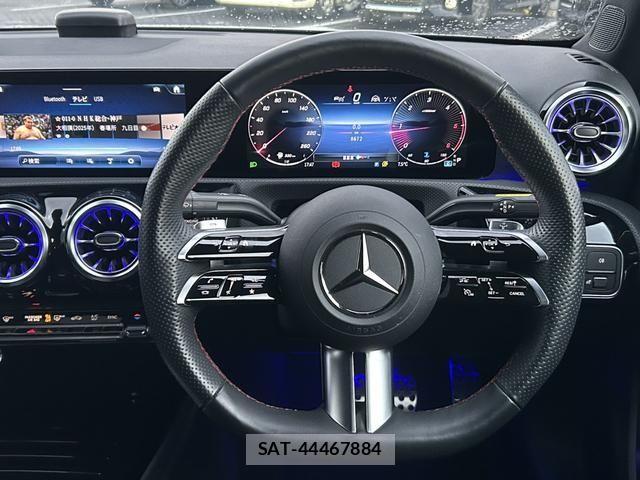 Mercedes Benz A-CLASS 2023-05 834884-9