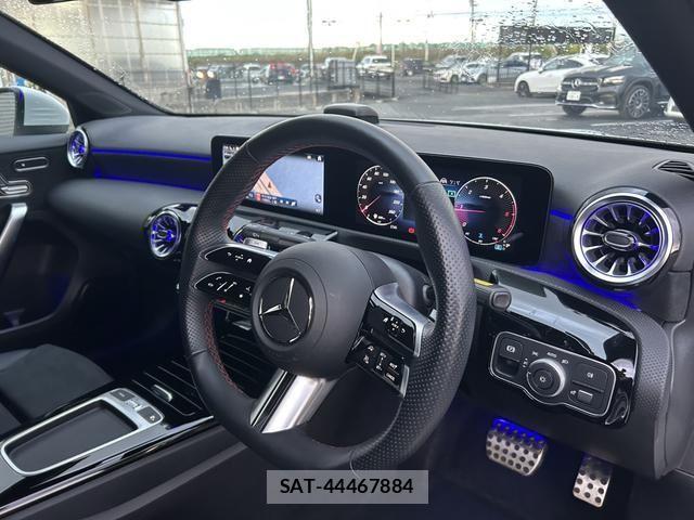 Mercedes Benz A-CLASS 2023-05 834884-1