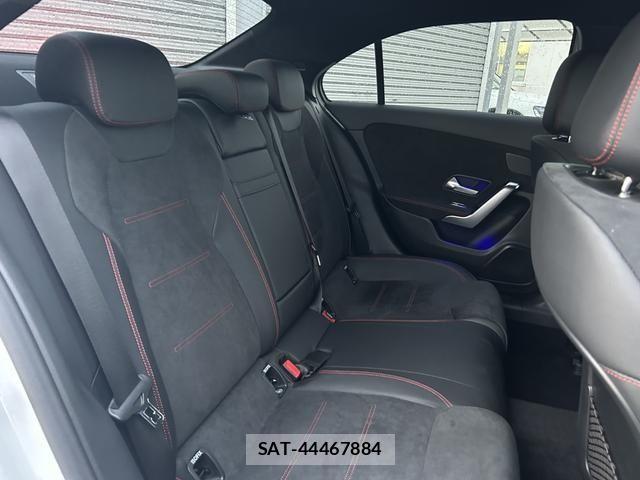 Mercedes Benz A-CLASS 2023-05 834884-4
