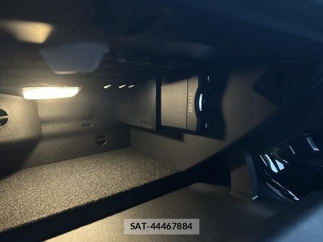 Mercedes Benz A-CLASS 2023-05 834884-8